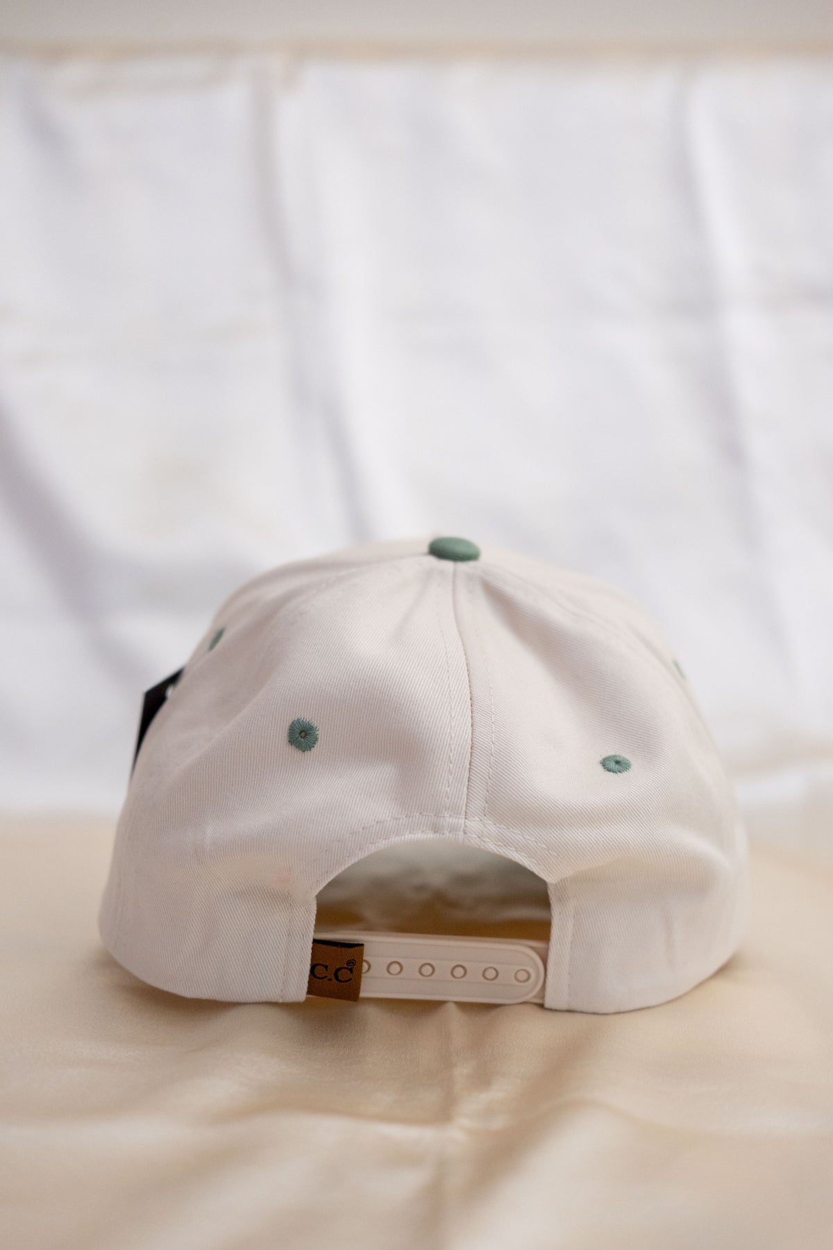 MANILA Embroidered Trucker Hat - Beige / Minimalist Streetwear